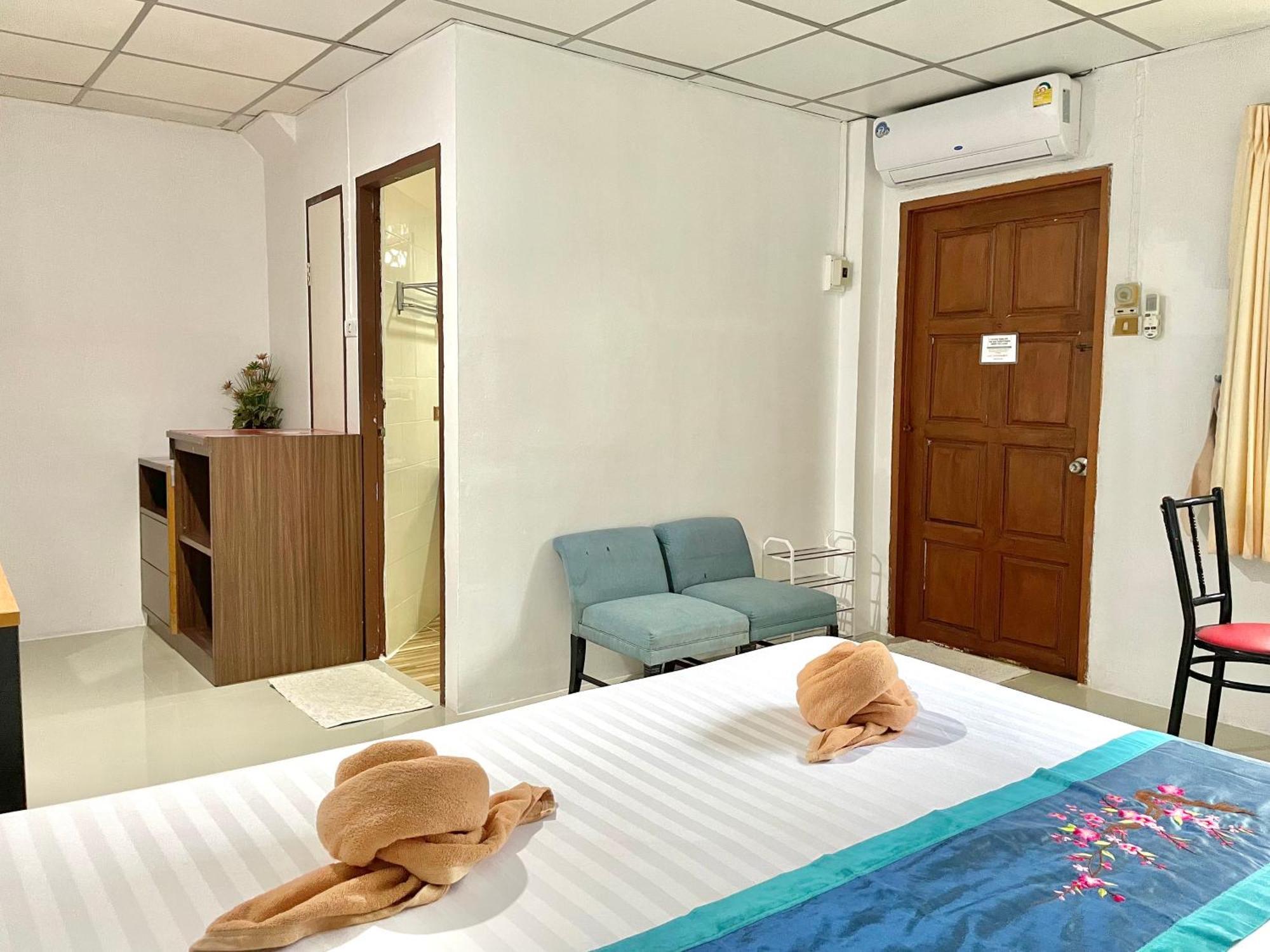 Jj Karon Beach Hotel Exterior photo